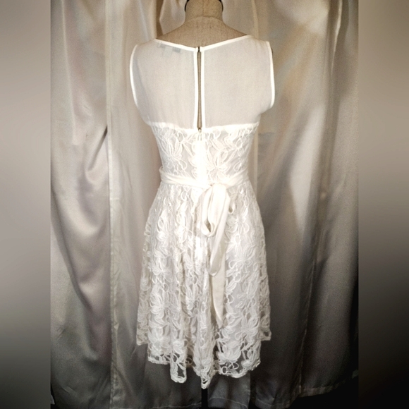 2 Pc: Lace Wedding Dress+ Cap Veil, White Sleeveless, Sequin & Beaded Cap, 4 - Picture 7 of 16